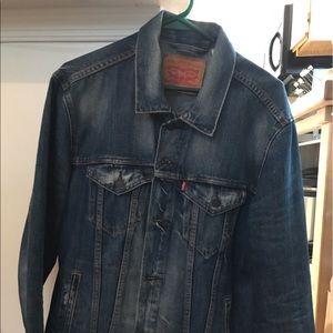Levi’s Denim Trucker Jacket (Large)